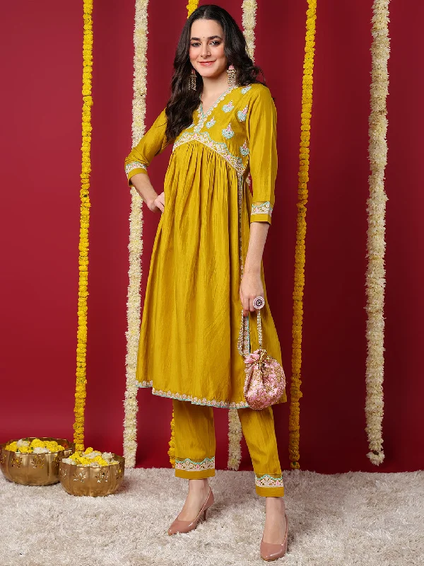 Yellow Silk Blend Solid Embroidered Flared Kurta with Trouser Trousers Lace Delicate