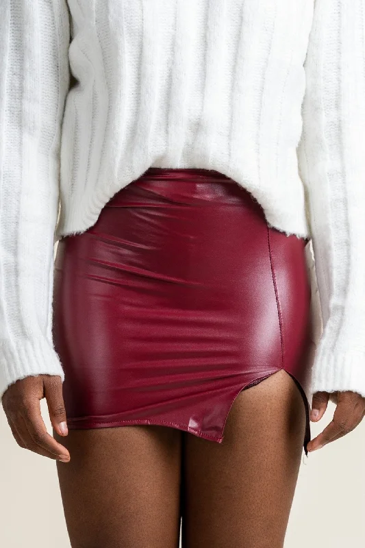 Faux leather skirt burgundy