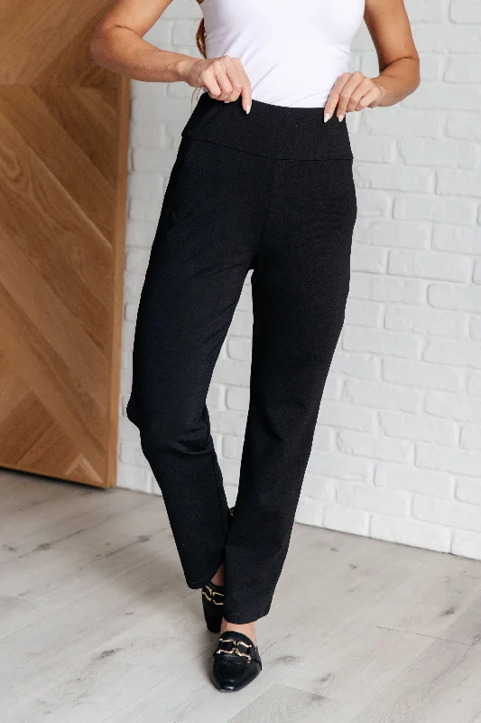 Maddie Straight Leg Pants in Black