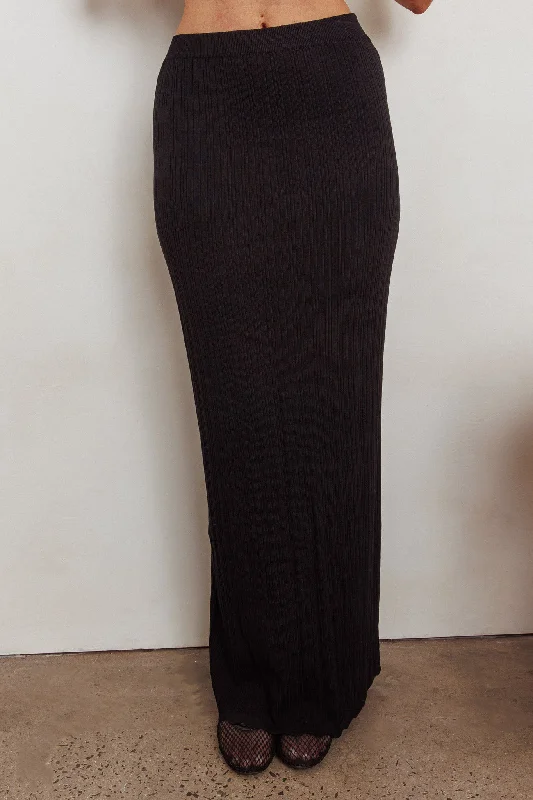 Sonorous Knit Maxi Skirt Black